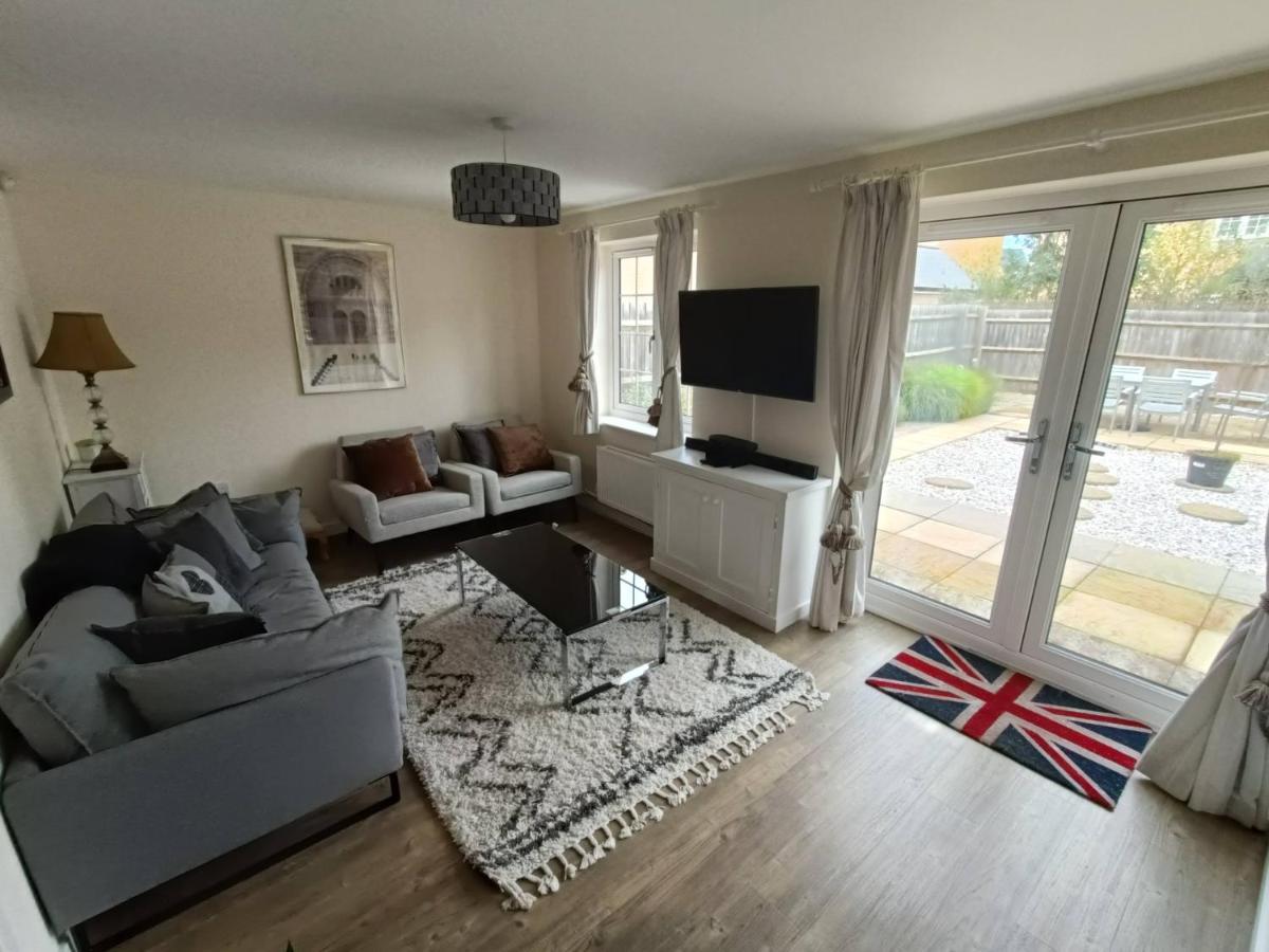3 Bedroom Townhouse Near Bicester Village ภายนอก รูปภาพ