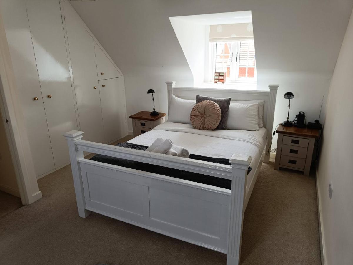 3 Bedroom Townhouse Near Bicester Village ภายนอก รูปภาพ