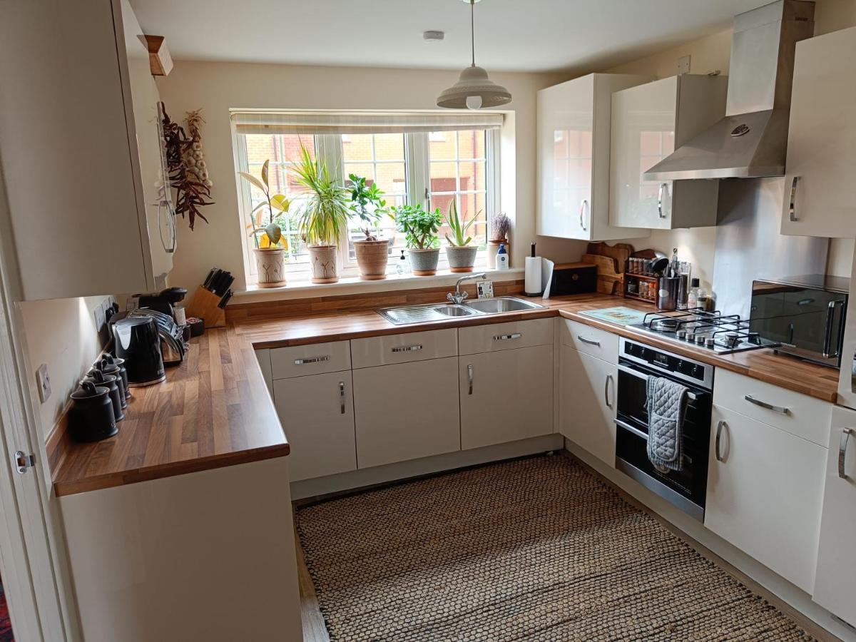 3 Bedroom Townhouse Near Bicester Village ภายนอก รูปภาพ