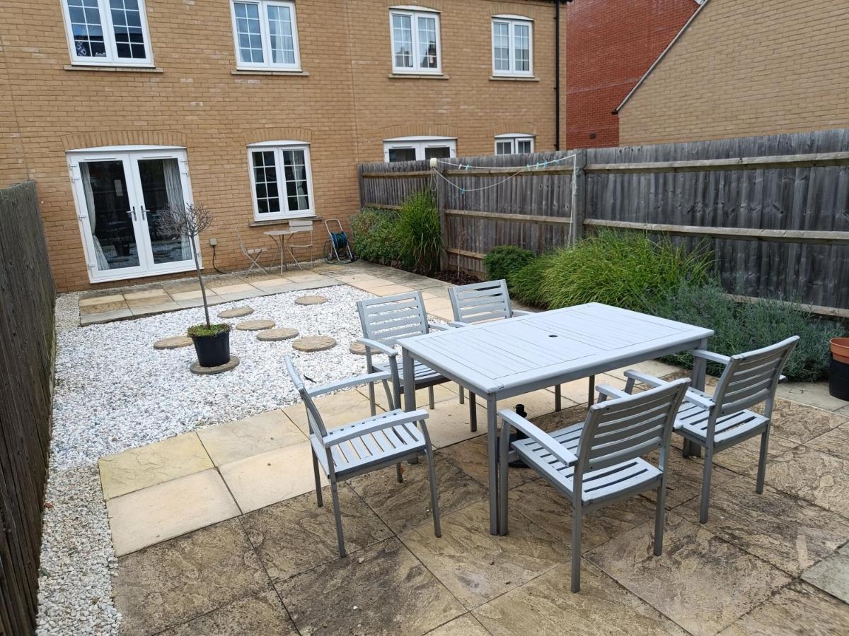 3 Bedroom Townhouse Near Bicester Village ภายนอก รูปภาพ