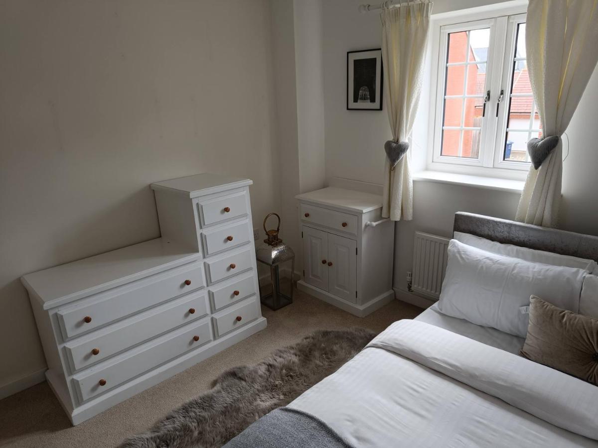 3 Bedroom Townhouse Near Bicester Village ภายนอก รูปภาพ