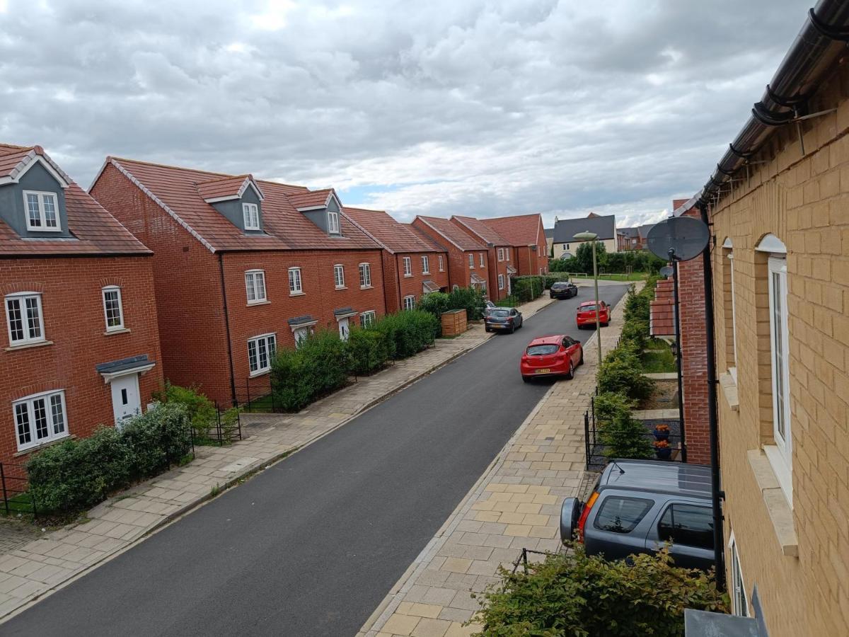 3 Bedroom Townhouse Near Bicester Village ภายนอก รูปภาพ